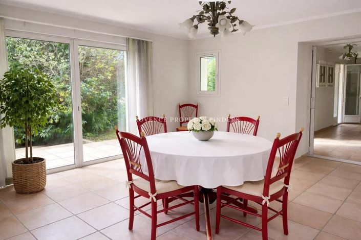 Image No.4-5 Bed House for sale