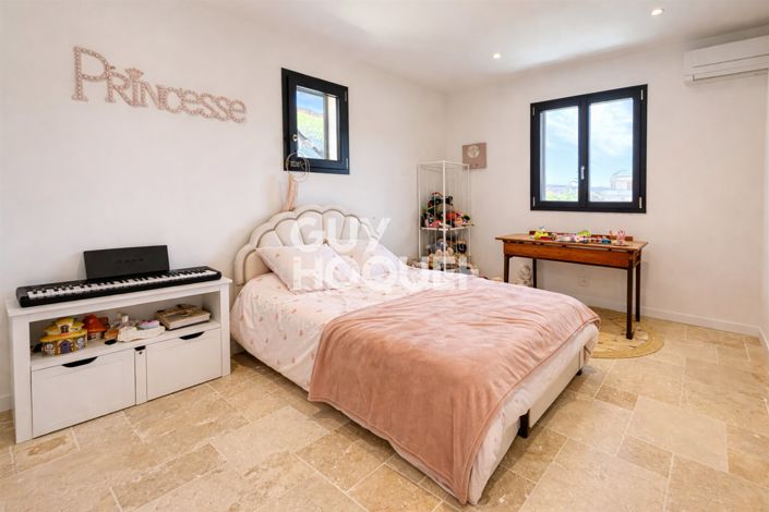 Image No.12-4 Bed House for sale