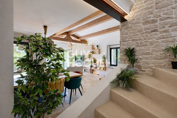 Image No.25-4 Bed House for sale