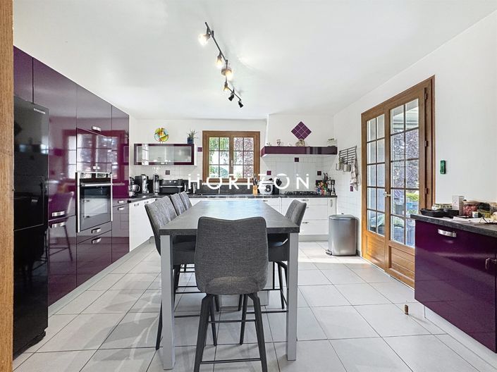 Image No.14-6 Bed House for sale