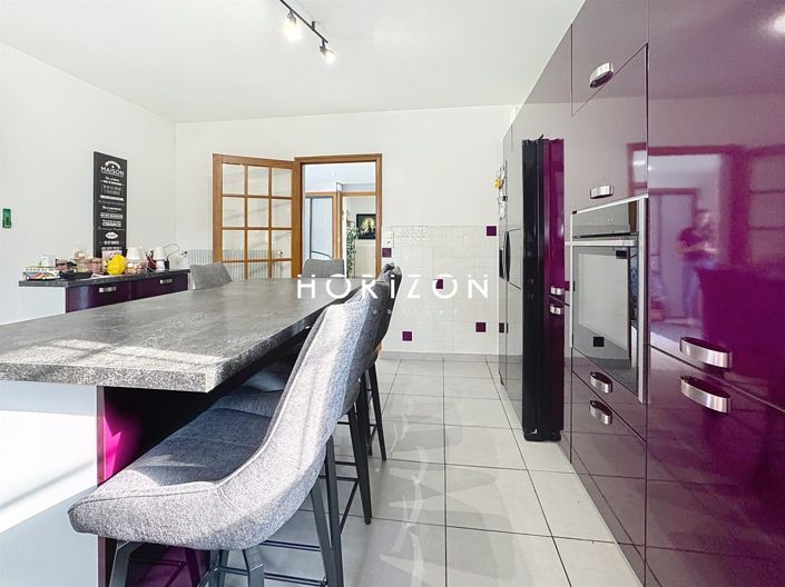 Image No.14-6 Bed House for sale