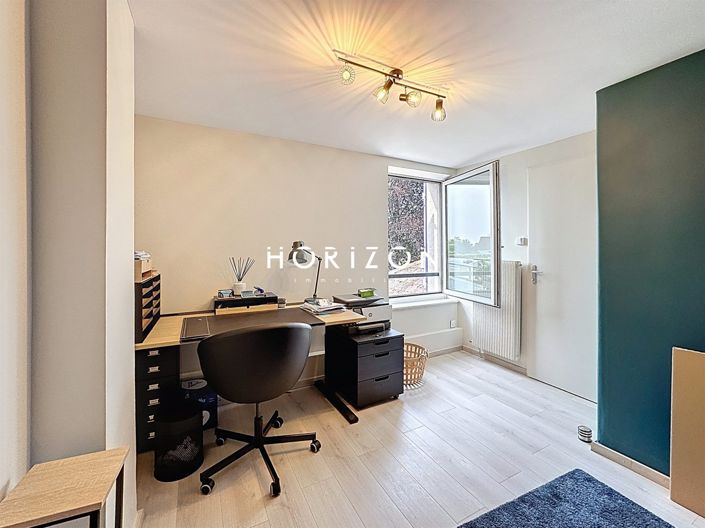 Image No.19-6 Bed House for sale