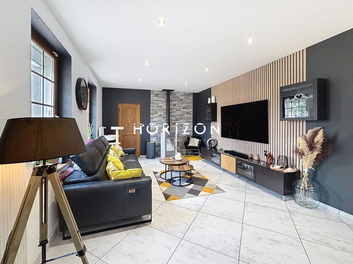 Image No.26-6 Bed House for sale