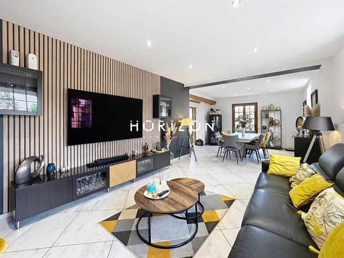 Image No.6-6 Bed House for sale