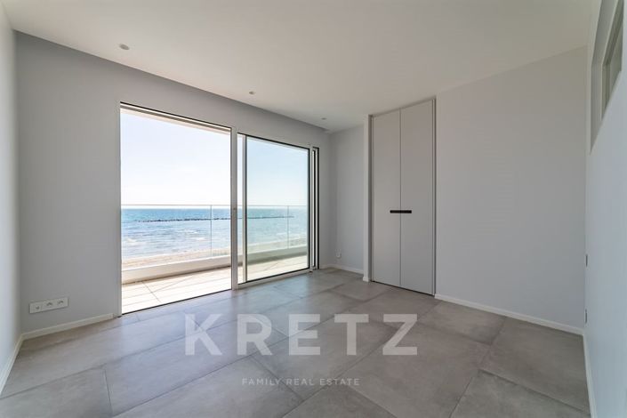 Image No.14-5 Bed Property for sale