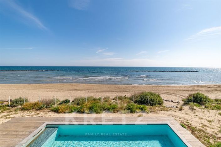 Image No.7-5 Bed Property for sale