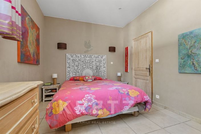 Image No.13-6 Bed House for sale