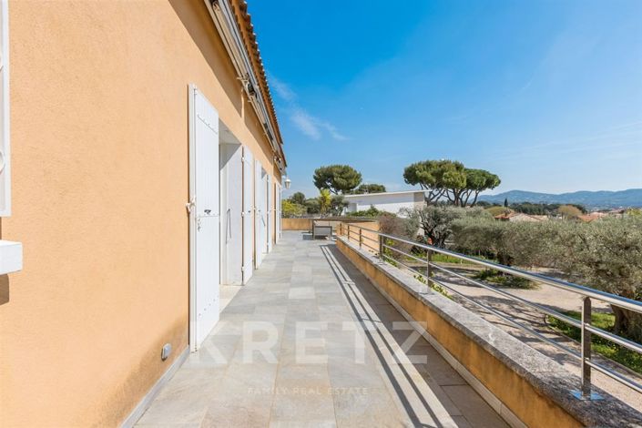 Image No.15-6 Bed House for sale