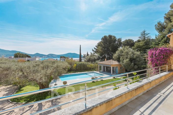 Image No.2-6 Bed House for sale