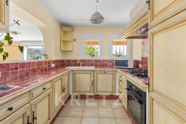 Image No.23-6 Bed House for sale