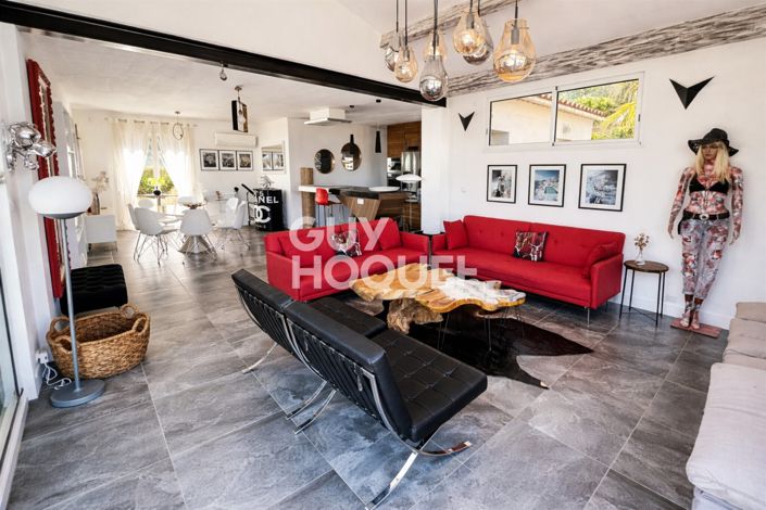 Image No.6-5 Bed House for sale