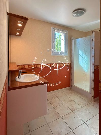 Image No.14-4 Bed House for sale