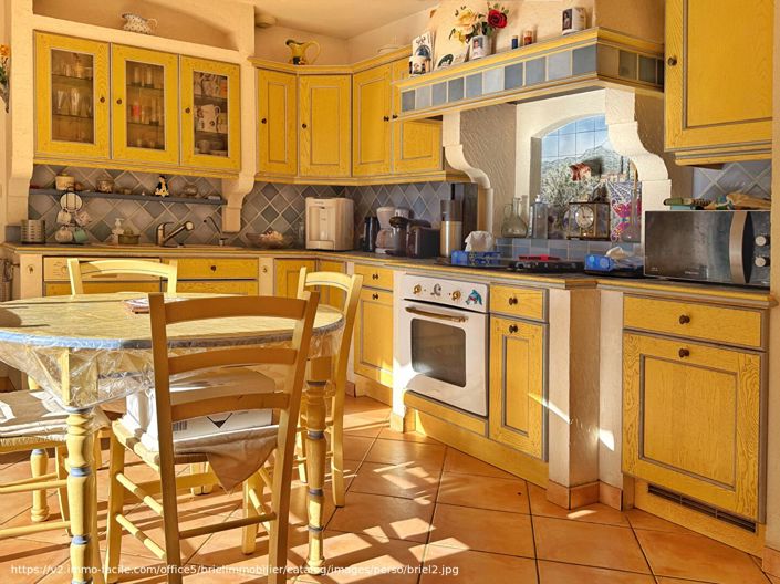 Image No.6-4 Bed House for sale