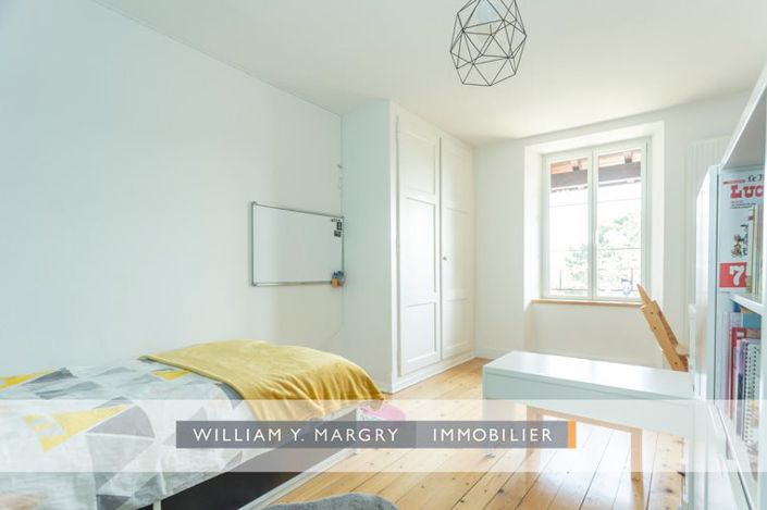 Image No.8-5 Bed House for sale