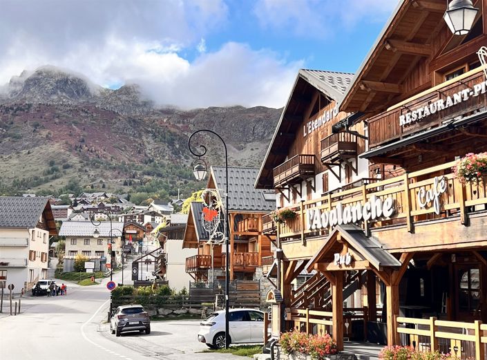 Image No.15-5 Bed Apartment for sale