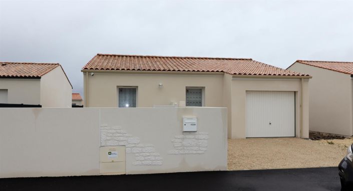 Image No.12-2 Bed House for sale