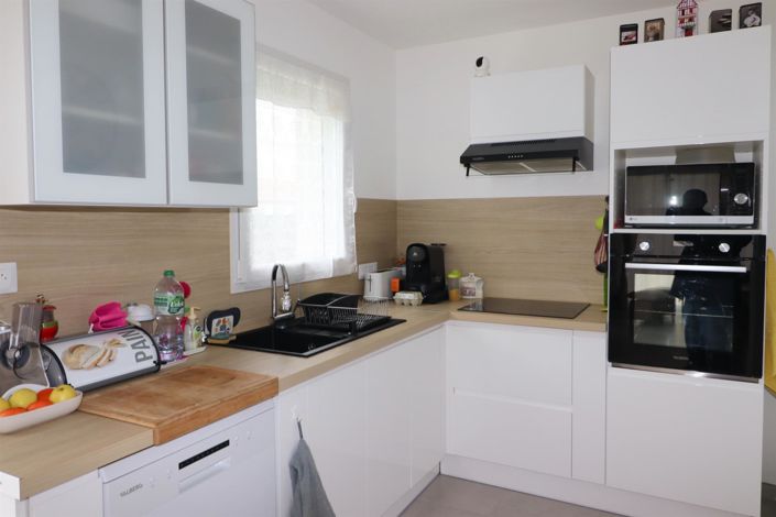 Image No.4-2 Bed House for sale