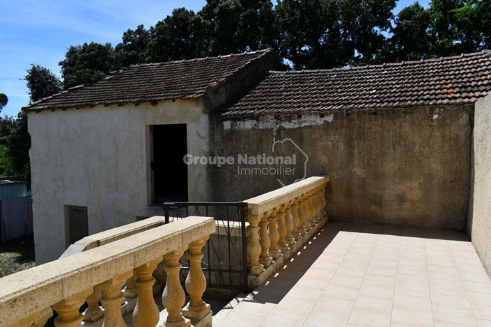 Image No.4-4 Bed Property for sale