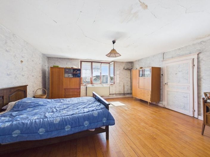 Image No.8-3 Bed House for sale