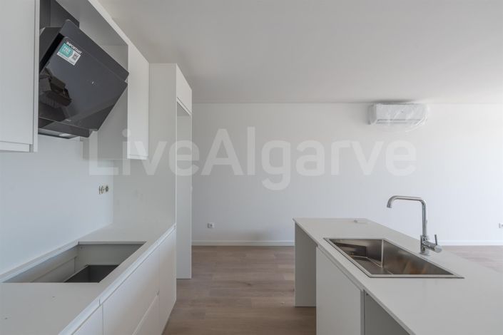 Image No.13-3 Bed Apartment for sale