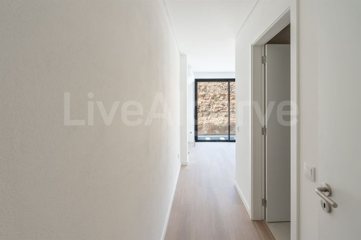 Image No.14-3 Bed Apartment for sale