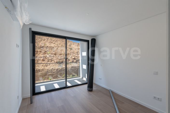 Image No.15-3 Bed Apartment for sale