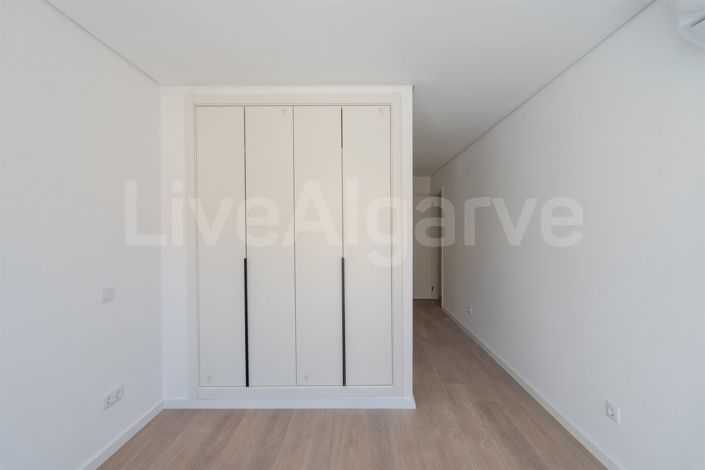 Image No.16-3 Bed Apartment for sale