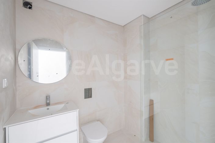 Image No.17-3 Bed Apartment for sale