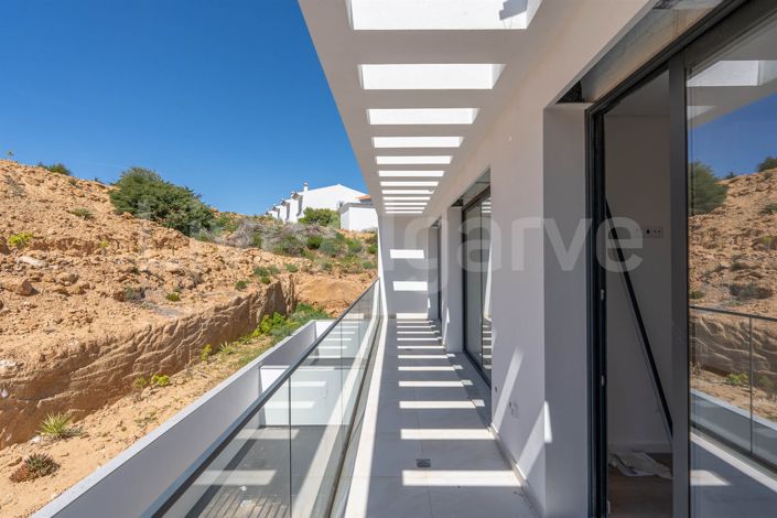 Image No.19-3 Bed Apartment for sale