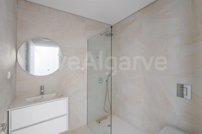 Image No.21-3 Bed Apartment for sale