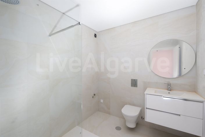 Image No.24-3 Bed Apartment for sale