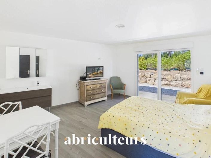 Image No.17-3 Bed House for sale