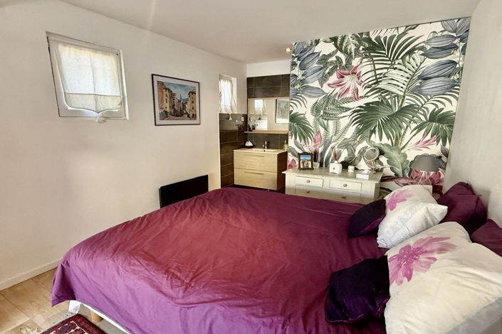 Image No.14-5 Bed House for sale