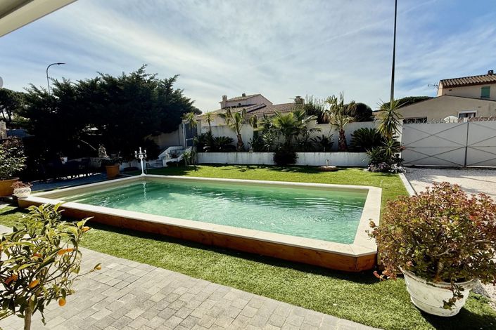 Image No.3-5 Bed House for sale