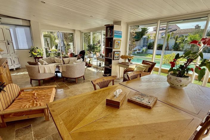 Image No.7-5 Bed House for sale