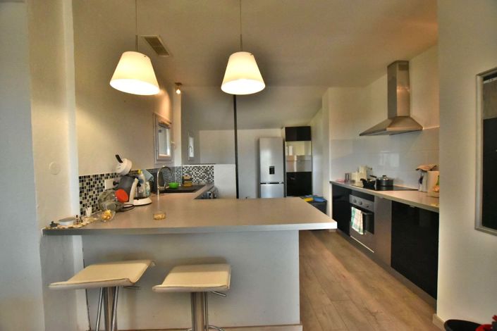 Image No.10-3 Bed House for sale