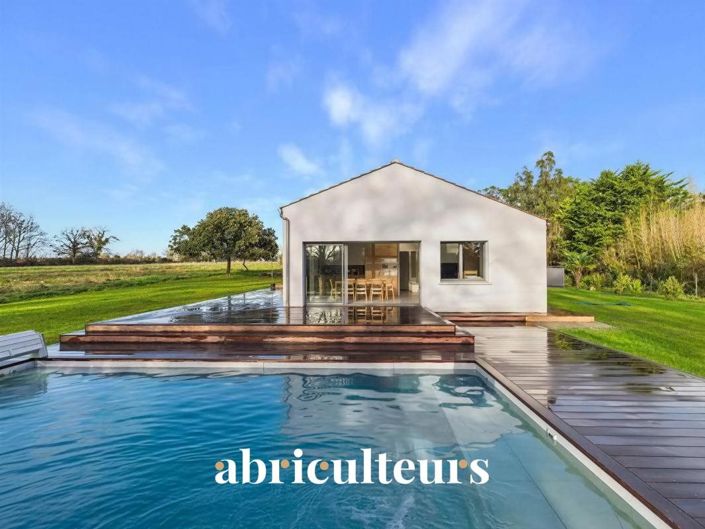 Image No.2-5 Bed House for sale