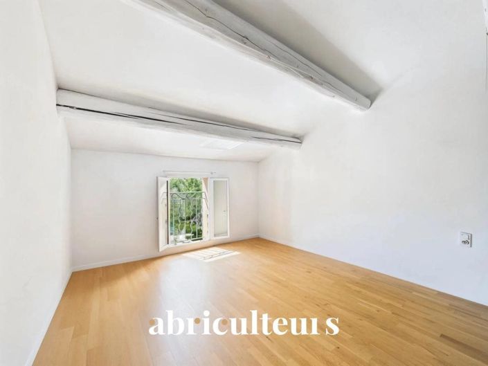 Image No.15-5 Bed House for sale