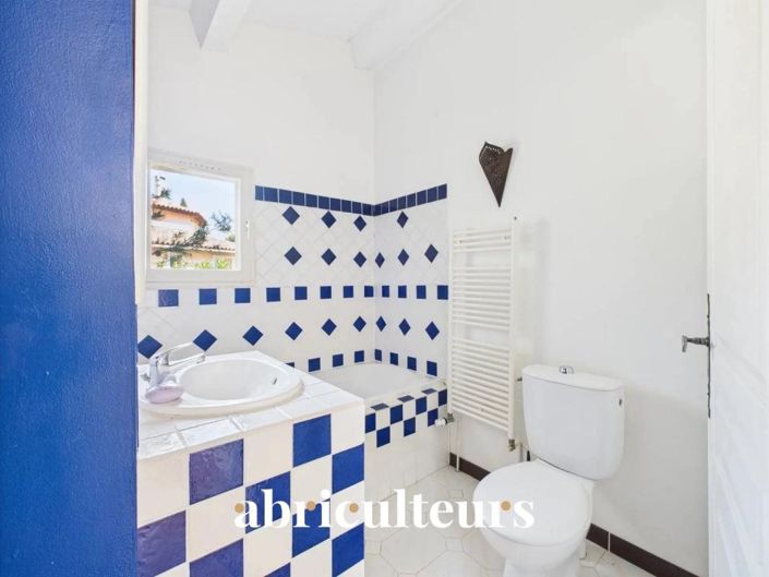 Image No.19-5 Bed House for sale