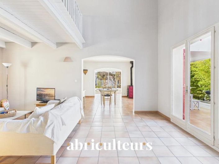 Image No.4-5 Bed House for sale