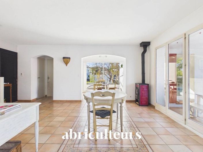 Image No.5-5 Bed House for sale