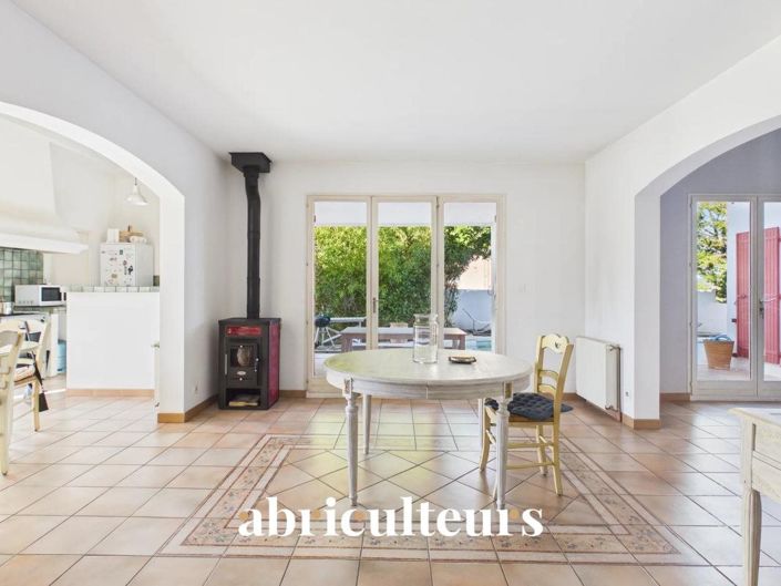 Image No.6-5 Bed House for sale