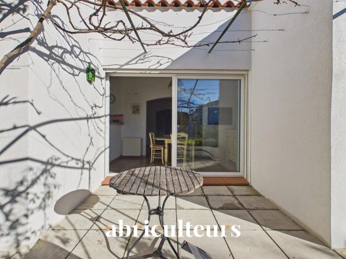 Image No.8-5 Bed House for sale