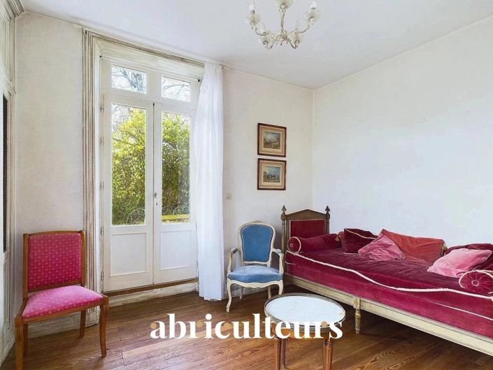 Image No.5-6 Bed House for sale