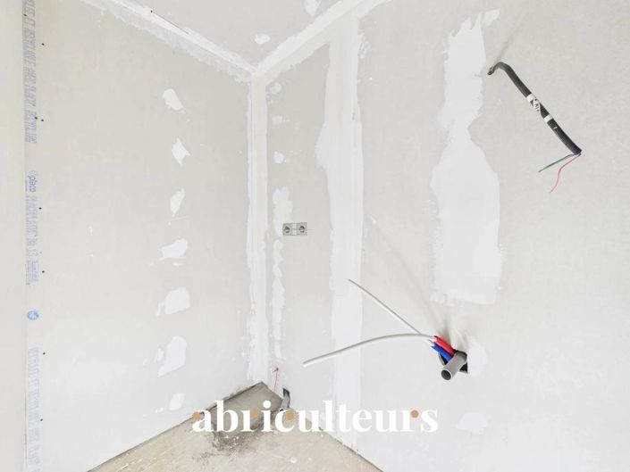 Image No.12-2 Bed House for sale