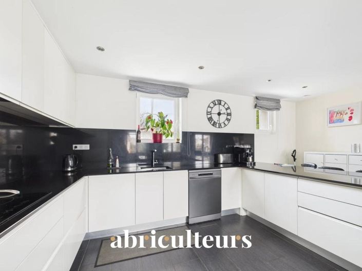Image No.6-4 Bed House for sale