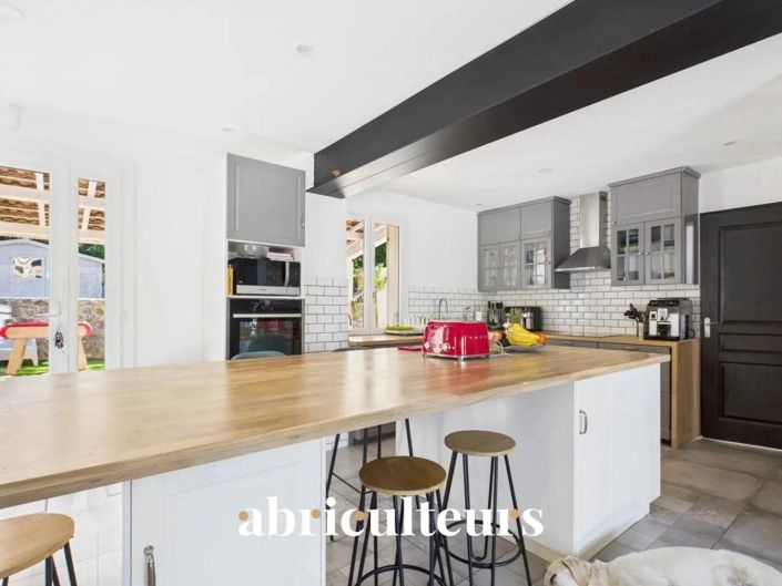 Image No.8-4 Bed House for sale