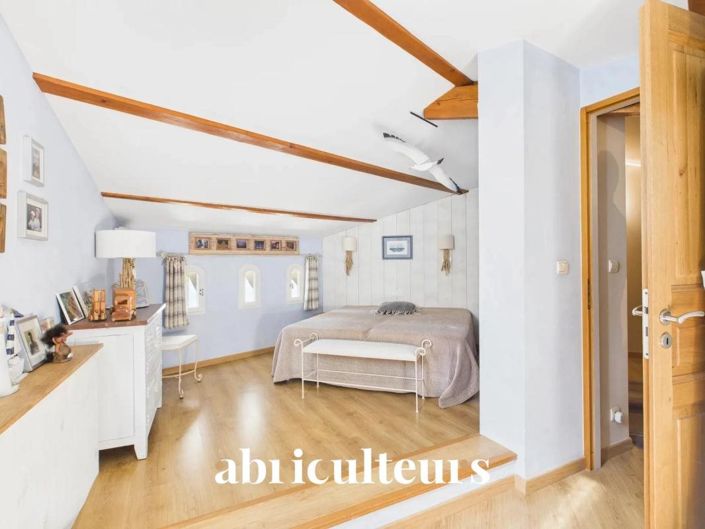 Image No.14-4 Bed House for sale