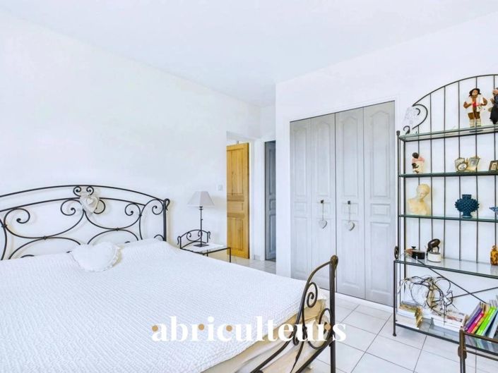 Image No.8-4 Bed House for sale