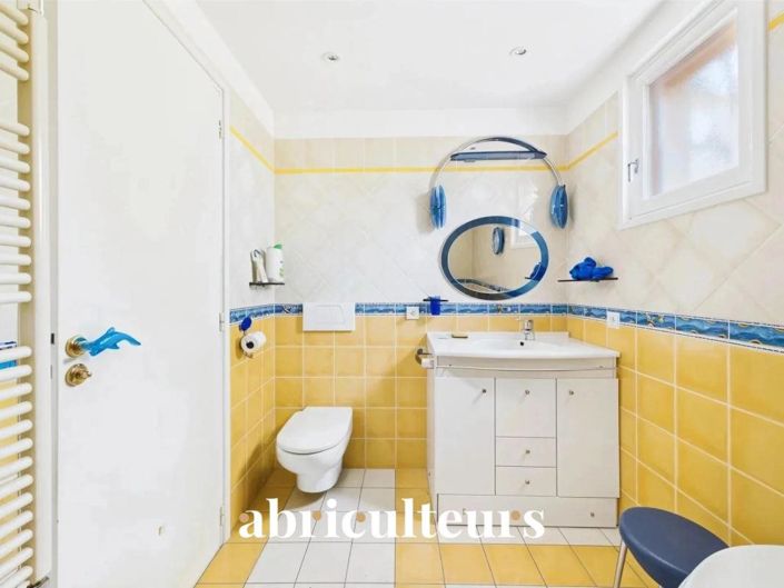 Image No.14-4 Bed House for sale